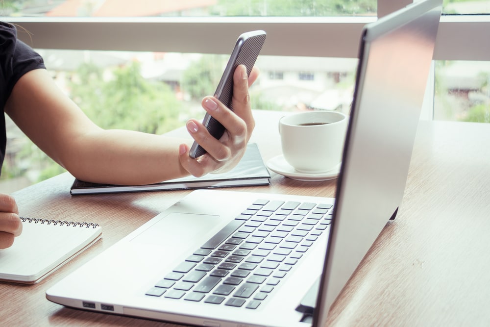 Asynchronous Video Communication for Digital Creators